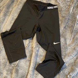 nike pro crop leggings